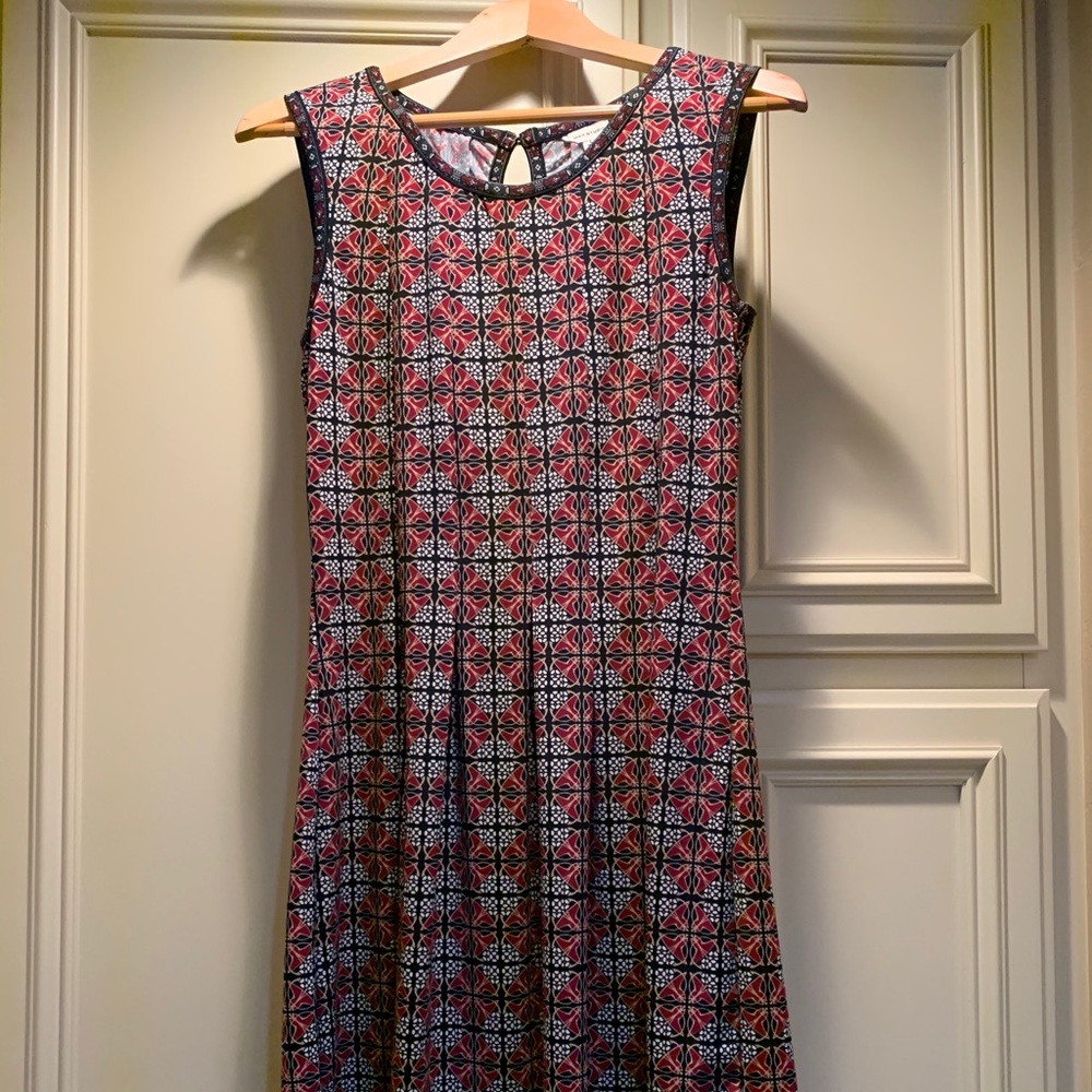 Max studio patterned dress.  Very comfortable.